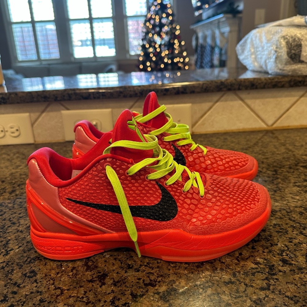Kobe 6 Grinch Rep